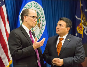 (From left) Secretary Perez and Ambassador Mendez during the consular partnership agreement signing ceremony on Feb. 10, 2014.