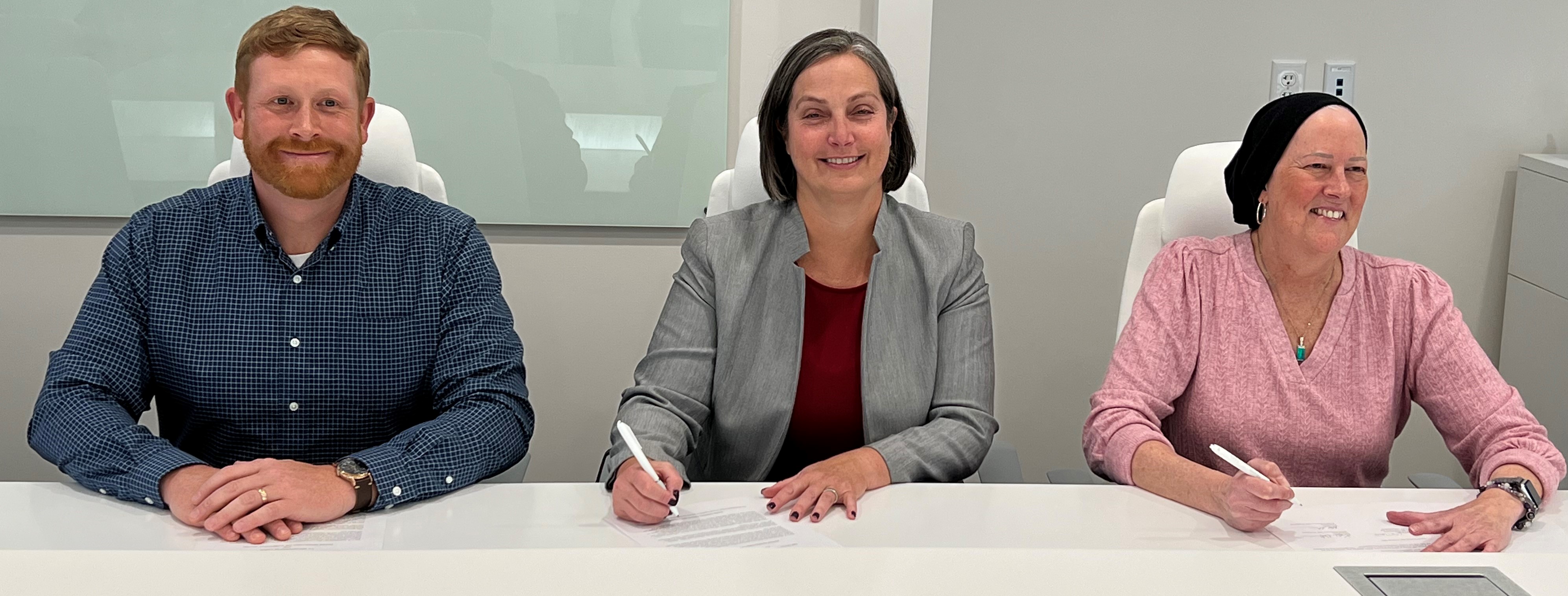 On March 10, 2023, Luminant’s Voluntary Protection Program Coordinator Alexander Miller; OSHA Regional Administrator Jennifer Rous; and Onward Energy’s Corporate Safety Director Kelli Heflin signed an alliance agreement to promote workplace safety and health for people working near high voltage.