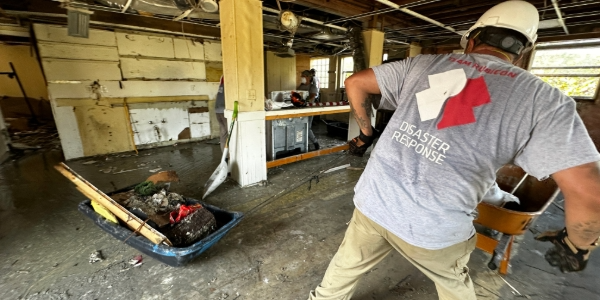 Fort Myers Beach, FL. November 15, 2022. Volunteers with Team Rubicon clean up a house impacted by Hurricane Ian. Credit: Jocelyn Augustino/FEMA via DVIDS. 