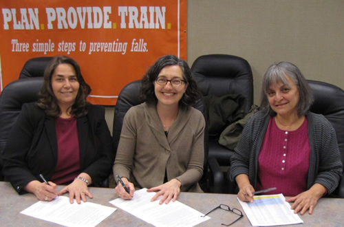 Signing an alliance to educate immigrant workers on workplace safety and health are (left to right) Bonita Winingham, U.S.</body></html>